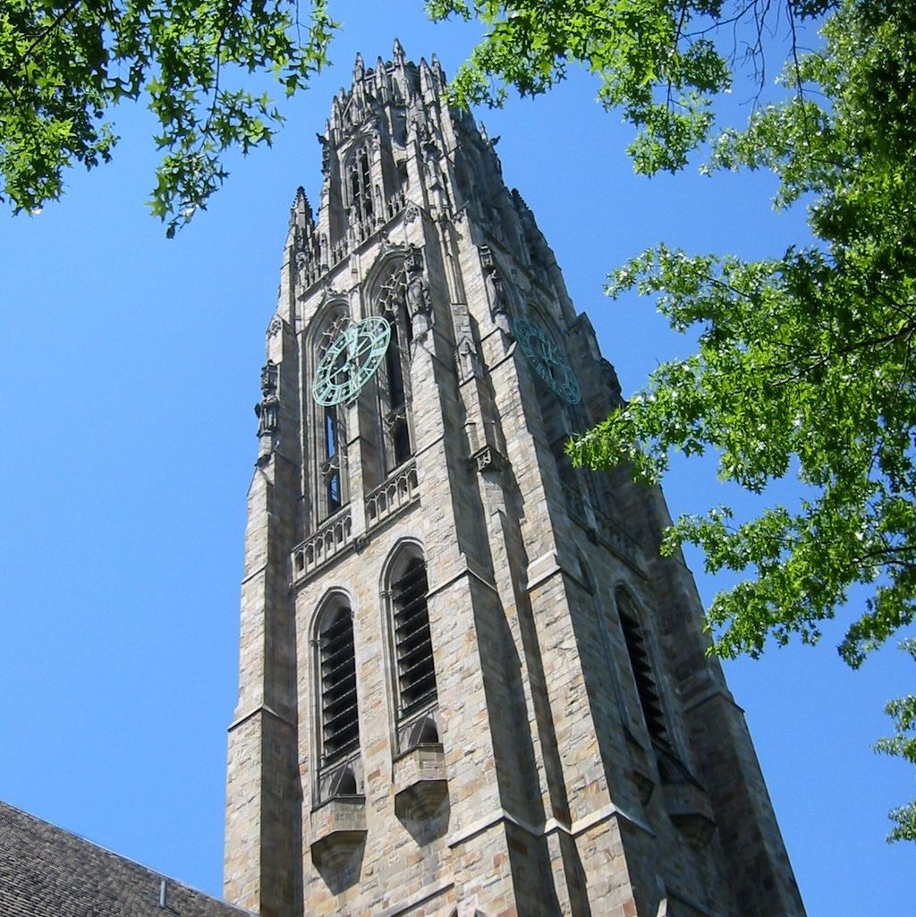 1024px-Yale_Harkness_Tower.JPG